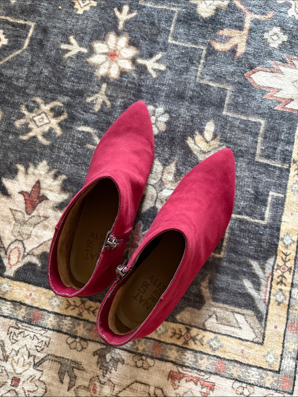 Naturalizer Magenta Pointed Toe Ankle Booties